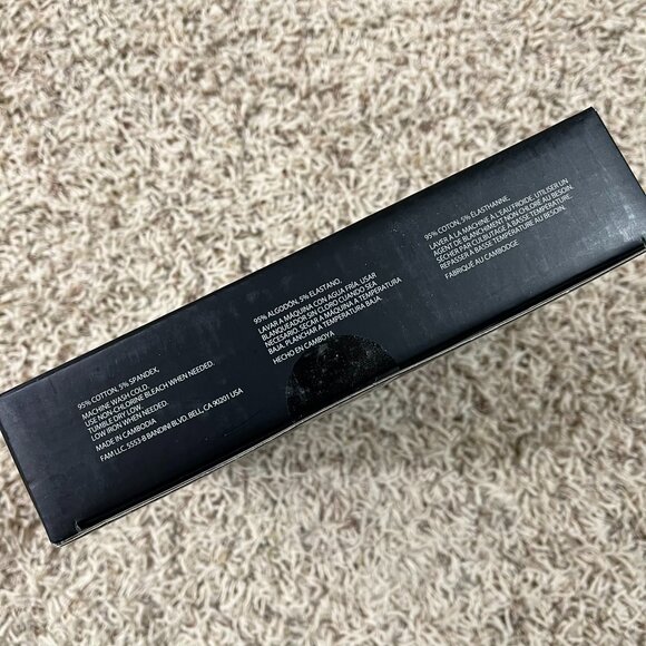 Banana Republic Men's V-Neck Tee T-Shirt White 3-Pack, Size Large (New) - Picture 6 of 7